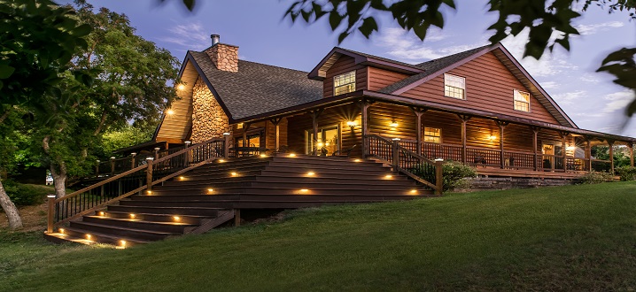 picture of the lodge at sunset